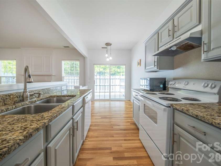 11730 Huxley Road, Charlotte, NC 28277.  MLS# CAR4376751, YatesRealty ID 27778. 