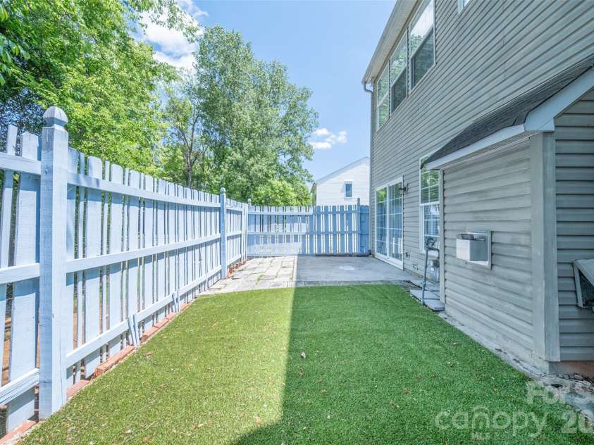 11730 Huxley Road, Charlotte, NC 28277.  MLS# CAR4376751, YatesRealty ID 27778. 