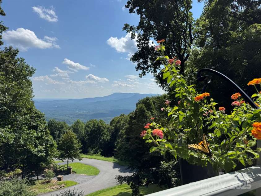 1995 Hemlock Trail, Columbus, NC 28722.  MLS# CAR4278397, YatesRealty ID 27778. 