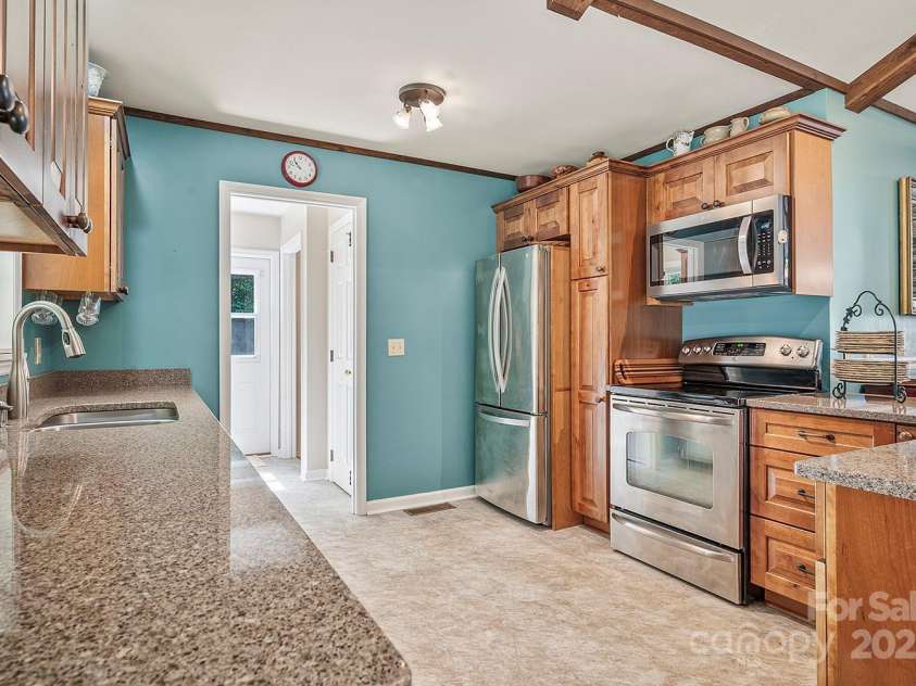 1995 Hemlock Trail, Columbus, NC 28722.  MLS# CAR4278397, YatesRealty ID 27778. 