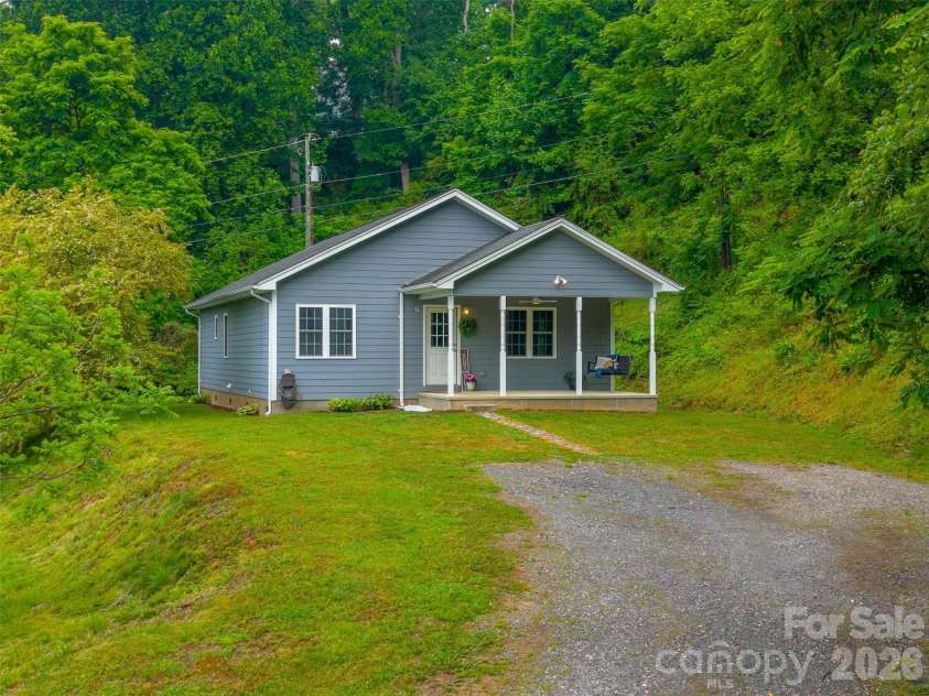 79 Harris Circle, Sylva, NC 28779.  MLS# CAR4376056, YatesRealty ID 27779. 