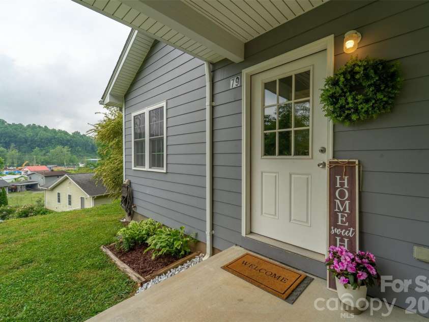 79 Harris Circle, Sylva, NC 28779.  MLS# CAR4376056, YatesRealty ID 27779. 