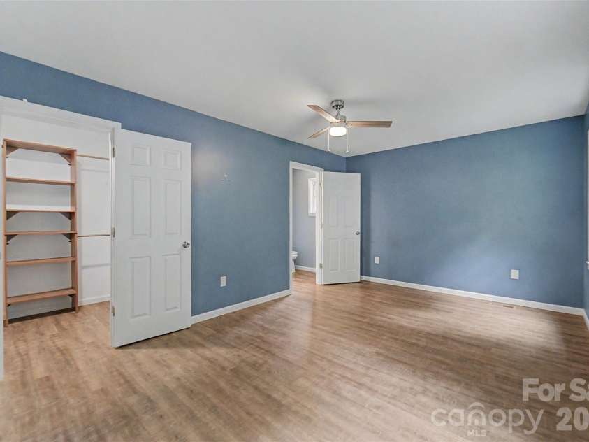 79 Harris Circle, Sylva, NC 28779.  MLS# CAR4376056, YatesRealty ID 27779. 