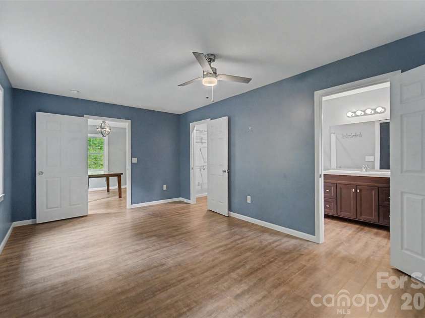 79 Harris Circle, Sylva, NC 28779.  MLS# CAR4376056, YatesRealty ID 27779. 