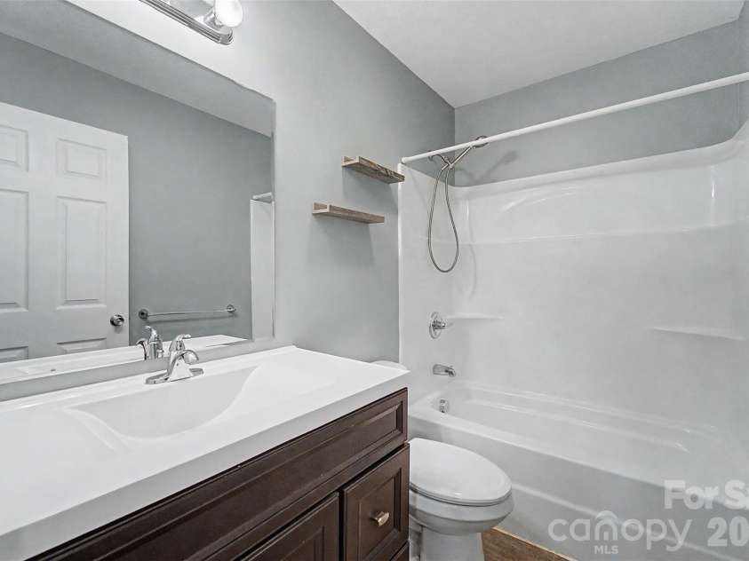 79 Harris Circle, Sylva, NC 28779.  MLS# CAR4376056, YatesRealty ID 27779. 