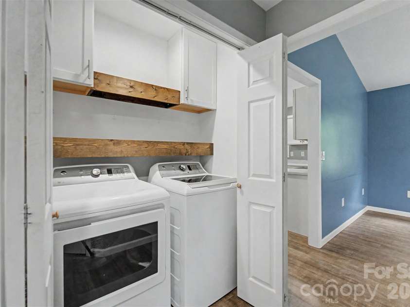 79 Harris Circle, Sylva, NC 28779.  MLS# CAR4376056, YatesRealty ID 27779. 