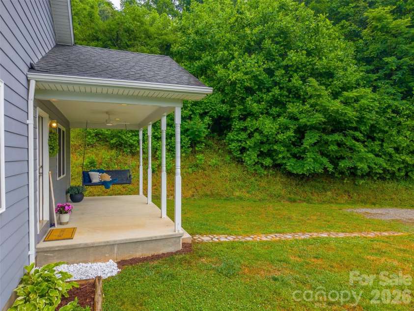 79 Harris Circle, Sylva, NC 28779.  MLS# CAR4376056, YatesRealty ID 27779. 