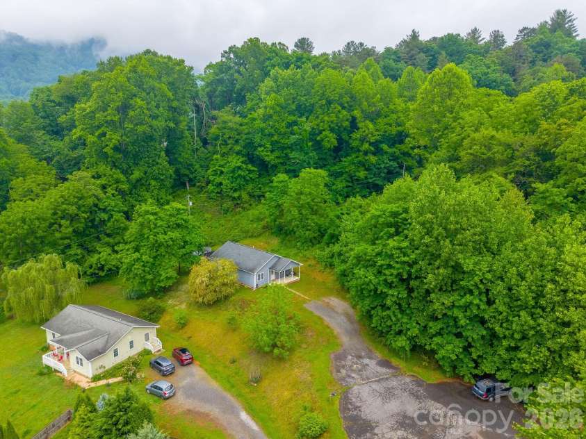 79 Harris Circle, Sylva, NC 28779.  MLS# CAR4376056, YatesRealty ID 27779. 