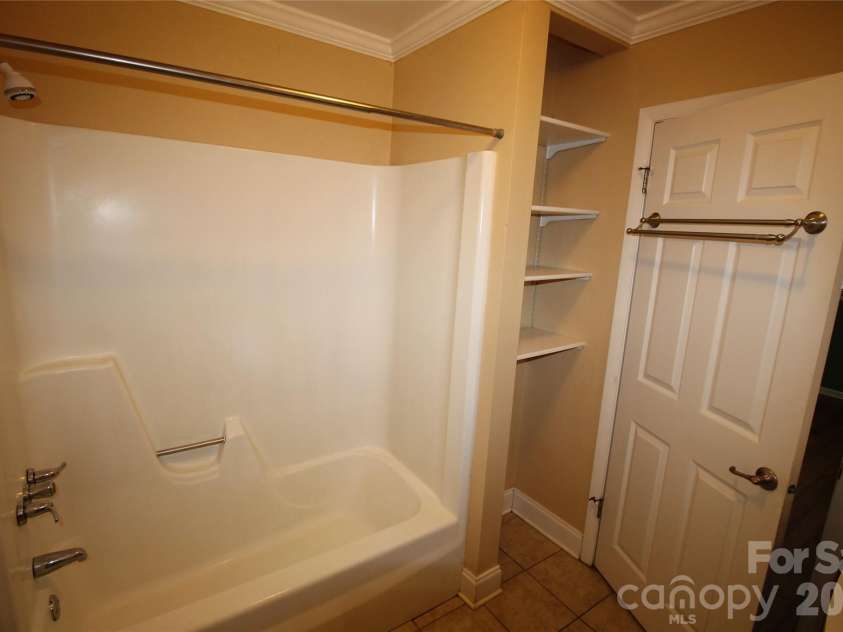 203 Ratchford Farm Road, Gastonia, NC 28056.  MLS# CAR4317730, YatesRealty ID 2778. 