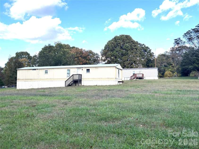 203 Ratchford Farm Road, Gastonia, NC 28056.  MLS# CAR4317730, YatesRealty ID 2778. 