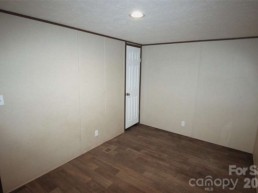 203 Ratchford Farm Road, Gastonia, NC 28056.  MLS# CAR4317730, YatesRealty ID 2778. 