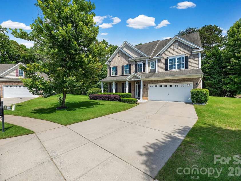 5093 Gladiola Way, Tega Cay, SC 29708.  MLS# CAR4384631, YatesRealty ID 27780. 