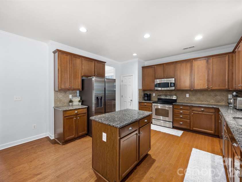 5093 Gladiola Way, Tega Cay, SC 29708.  MLS# CAR4384631, YatesRealty ID 27780. 