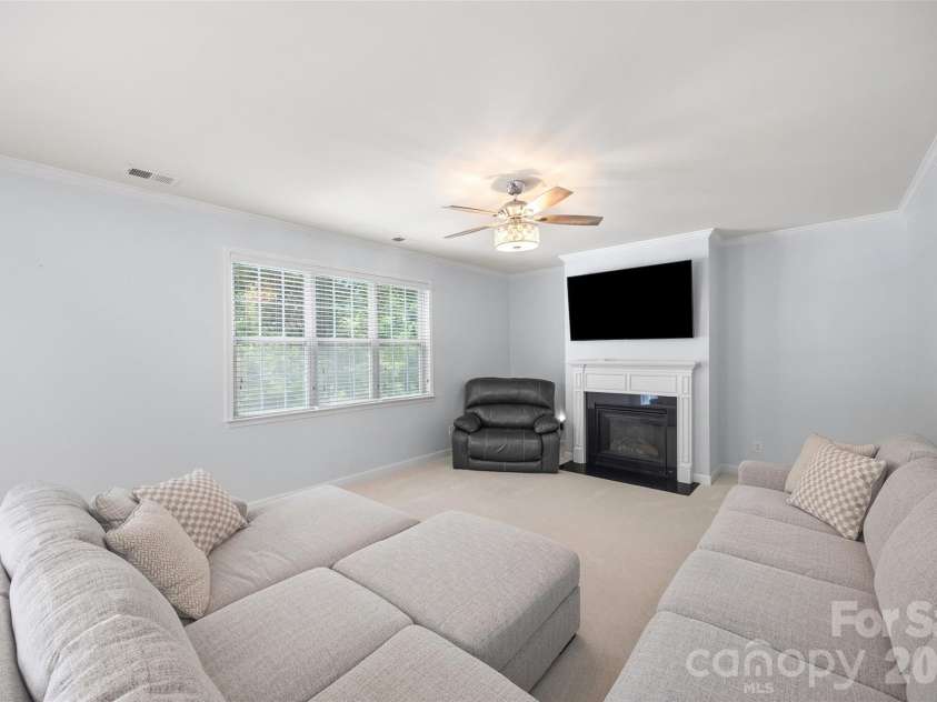 5093 Gladiola Way, Tega Cay, SC 29708.  MLS# CAR4384631, YatesRealty ID 27780. 