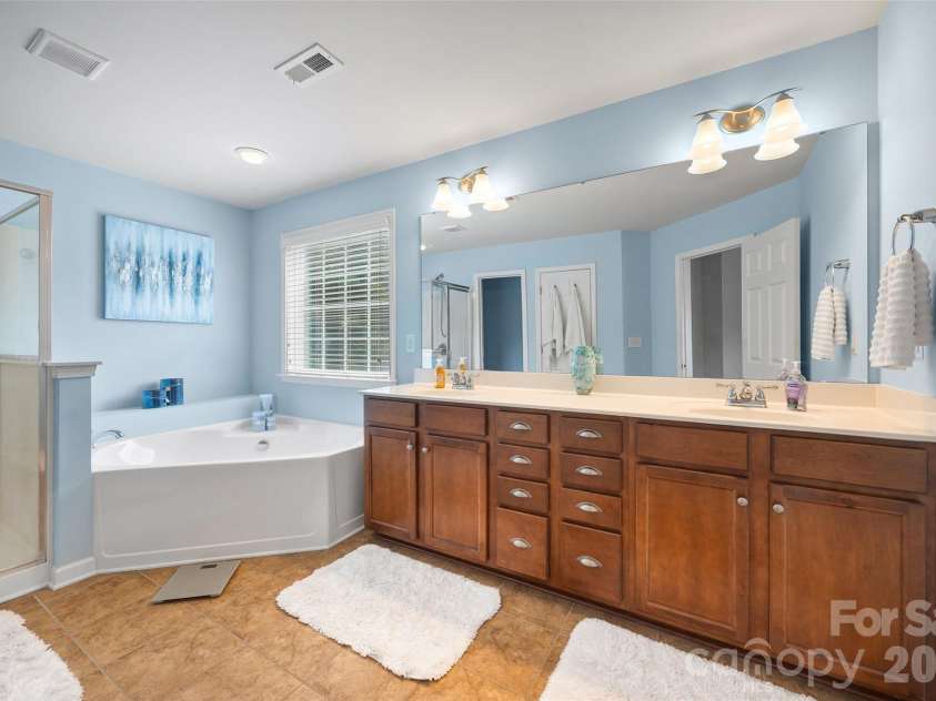 5093 Gladiola Way, Tega Cay, SC 29708.  MLS# CAR4384631, YatesRealty ID 27780. 