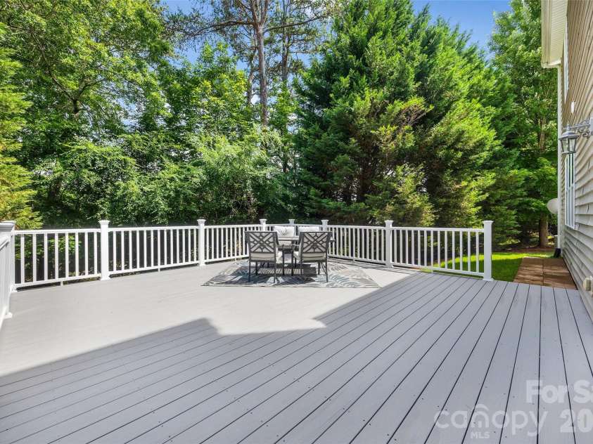 5093 Gladiola Way, Tega Cay, SC 29708.  MLS# CAR4384631, YatesRealty ID 27780. 