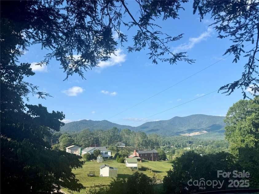 74 Jarrett Drive, Bakersville, NC 28705.  MLS# CAR4284829, YatesRealty ID 27780. 