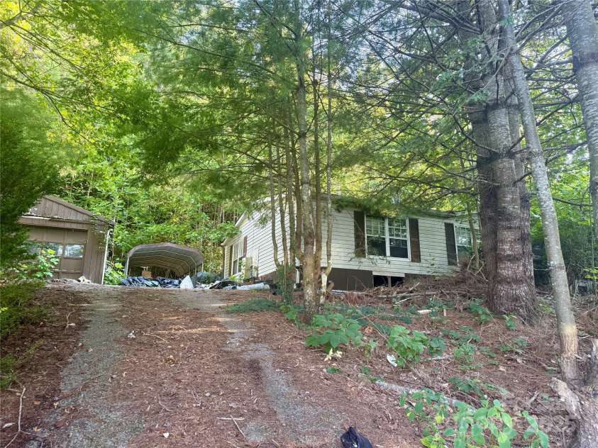 74 Jarrett Drive, Bakersville, NC 28705.  MLS# CAR4284829, YatesRealty ID 27780. 