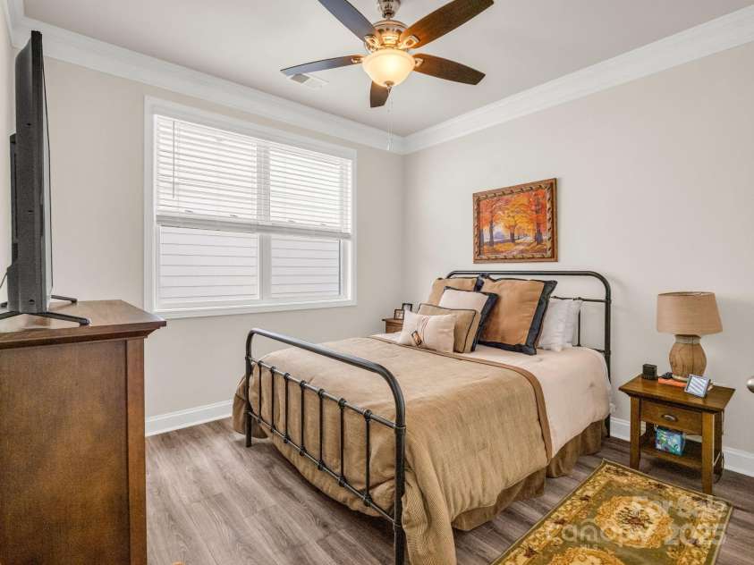 134 Fox Cove Road, Hendersonville, NC 28792.  MLS# CAR4283980, YatesRealty ID 27781. 2nd Bedroom