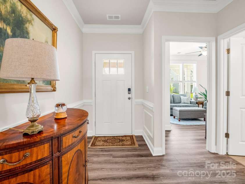 134 Fox Cove Road, Hendersonville, NC 28792.  MLS# CAR4283980, YatesRealty ID 27781. 