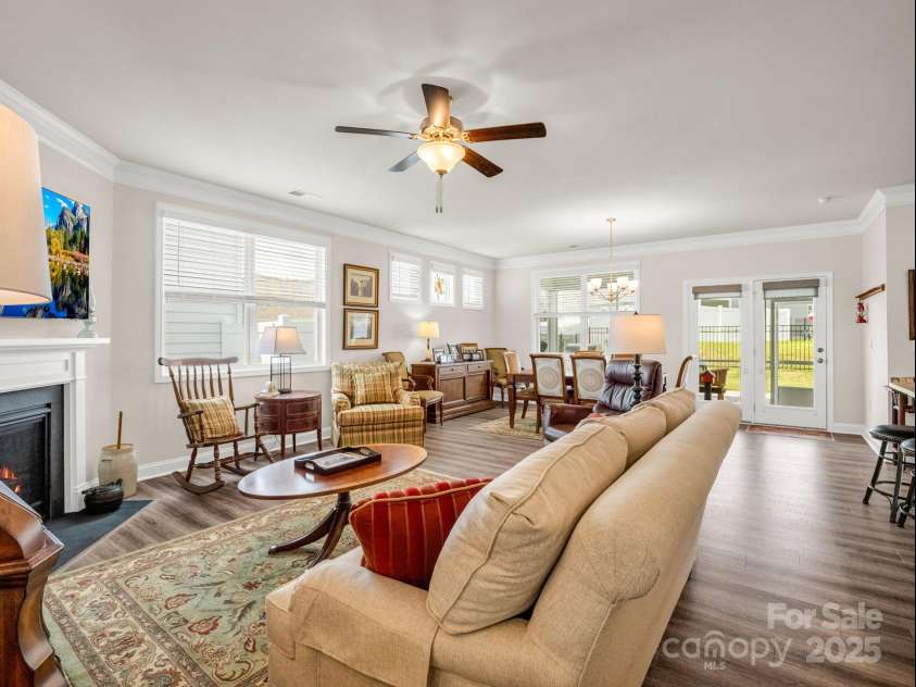 134 Fox Cove Road, Hendersonville, NC 28792.  MLS# CAR4283980, YatesRealty ID 27781. 