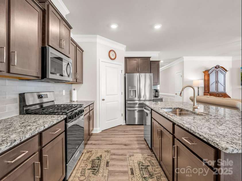 134 Fox Cove Road, Hendersonville, NC 28792.  MLS# CAR4283980, YatesRealty ID 27781. 