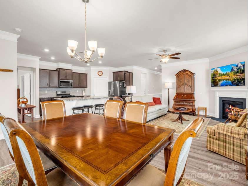 134 Fox Cove Road, Hendersonville, NC 28792.  MLS# CAR4283980, YatesRealty ID 27781. 