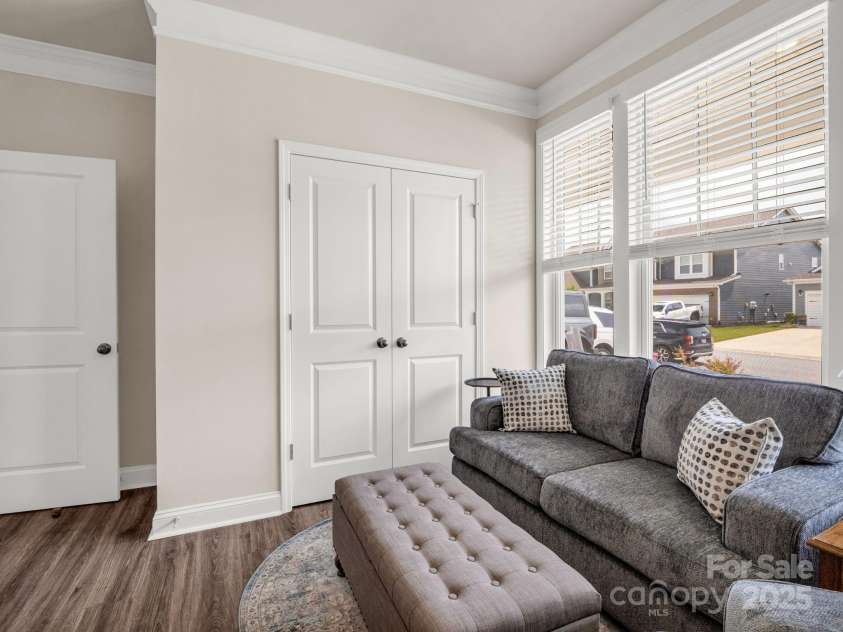 134 Fox Cove Road, Hendersonville, NC 28792.  MLS# CAR4283980, YatesRealty ID 27781. 