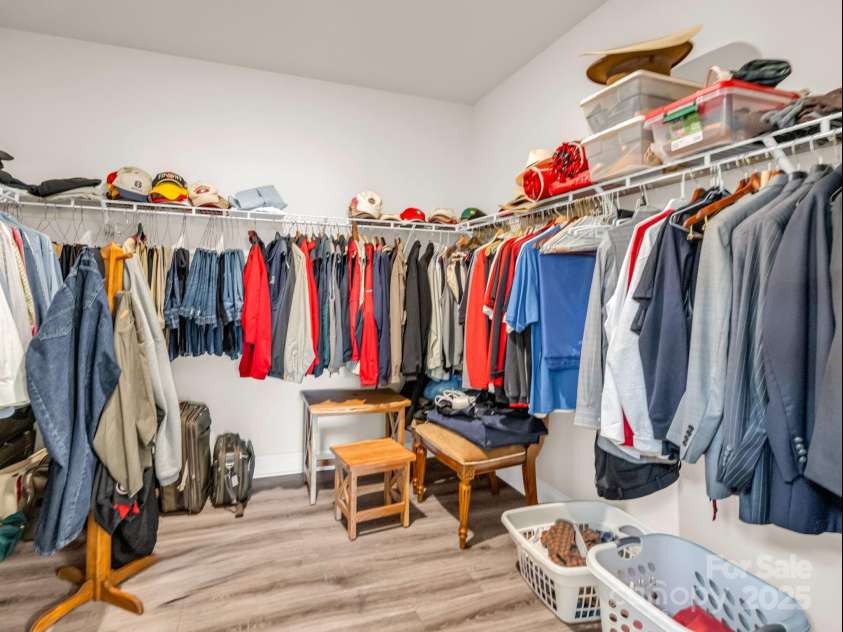 134 Fox Cove Road, Hendersonville, NC 28792.  MLS# CAR4283980, YatesRealty ID 27781. Large Primary BR Walk-in Closet