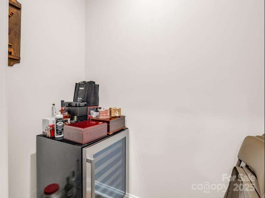 134 Fox Cove Road, Hendersonville, NC 28792.  MLS# CAR4283980, YatesRealty ID 27781. Mini Storage Room