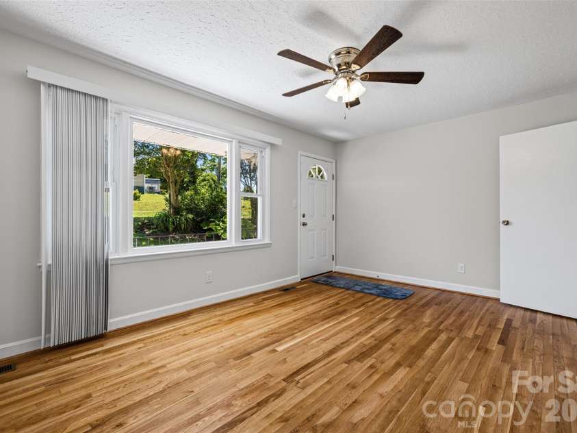 219 Belton Avenue, Mount Holly, NC 28120.  MLS# CAR4389483, YatesRealty ID 27781. 