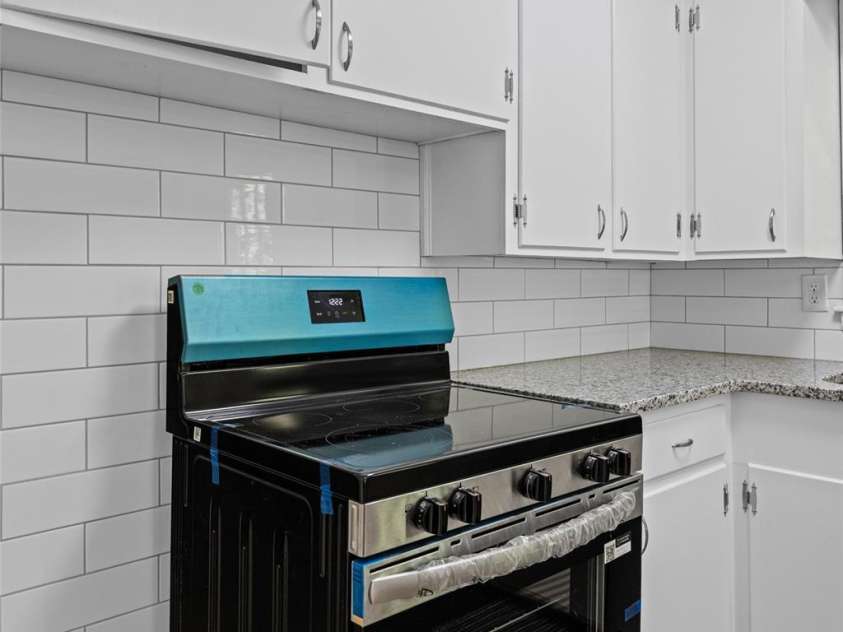 219 Belton Avenue, Mount Holly, NC 28120.  MLS# CAR4389483, YatesRealty ID 27781. 