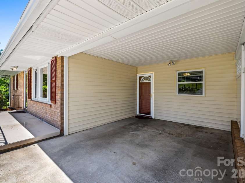 219 Belton Avenue, Mount Holly, NC 28120.  MLS# CAR4389483, YatesRealty ID 27781. 