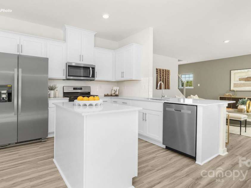 11230 Cardinal Creek Avenue, Charlotte, NC 28215.  MLS# CAR4276827, YatesRealty ID 27782. 