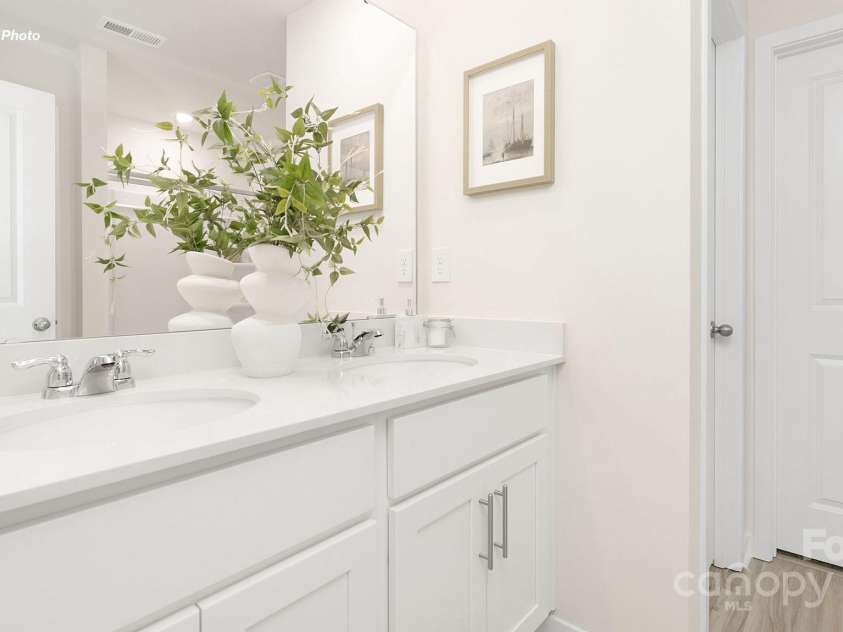 11230 Cardinal Creek Avenue, Charlotte, NC 28215.  MLS# CAR4276827, YatesRealty ID 27782. 