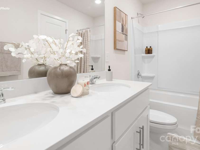 11230 Cardinal Creek Avenue, Charlotte, NC 28215.  MLS# CAR4276827, YatesRealty ID 27782. 