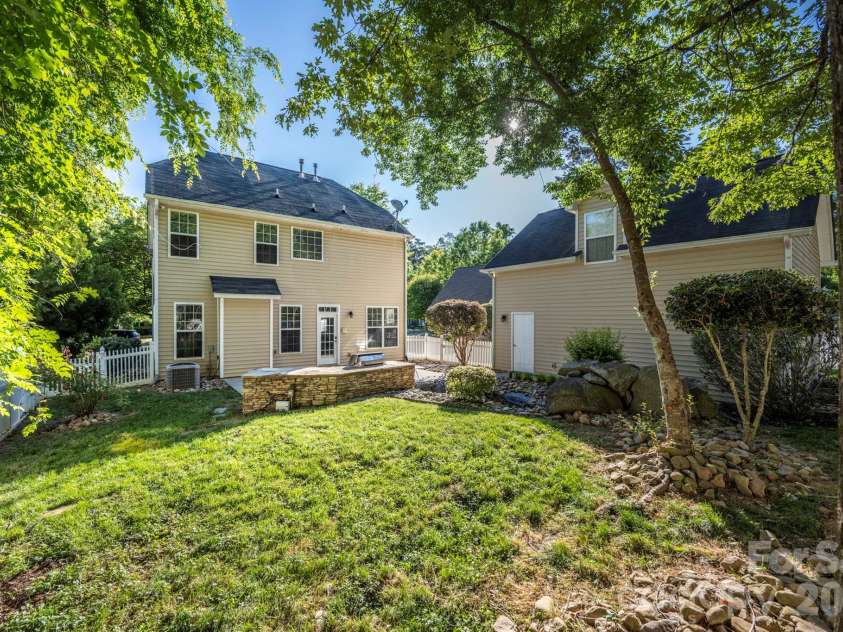 17815 Steel Horse Road, Cornelius, NC 28031.  MLS# CAR4385757, YatesRealty ID 27782. 