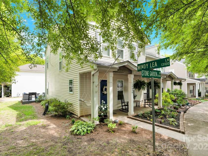 12426 Stone Garden Drive, Huntersville, NC 28078.  MLS# CAR4283587, YatesRealty ID 27784. 