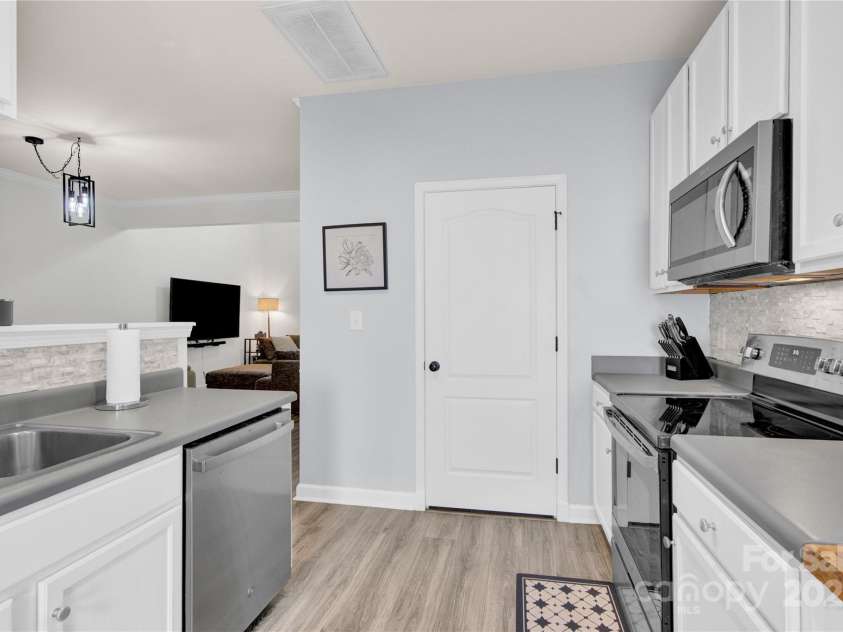 12426 Stone Garden Drive, Huntersville, NC 28078.  MLS# CAR4283587, YatesRealty ID 27784. 