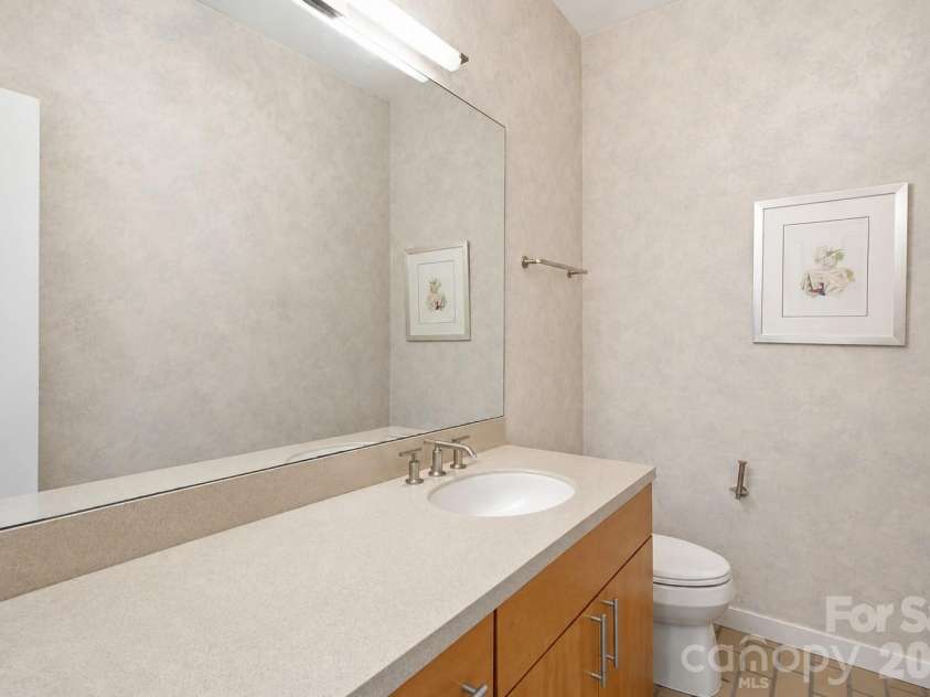 517 Poplar Street, Charlotte, NC 28202.  MLS# CAR4378644, YatesRealty ID 27784. 