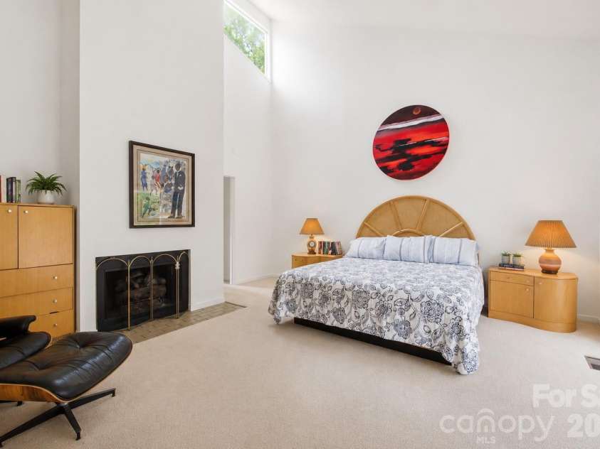 517 Poplar Street, Charlotte, NC 28202.  MLS# CAR4378644, YatesRealty ID 27784. 