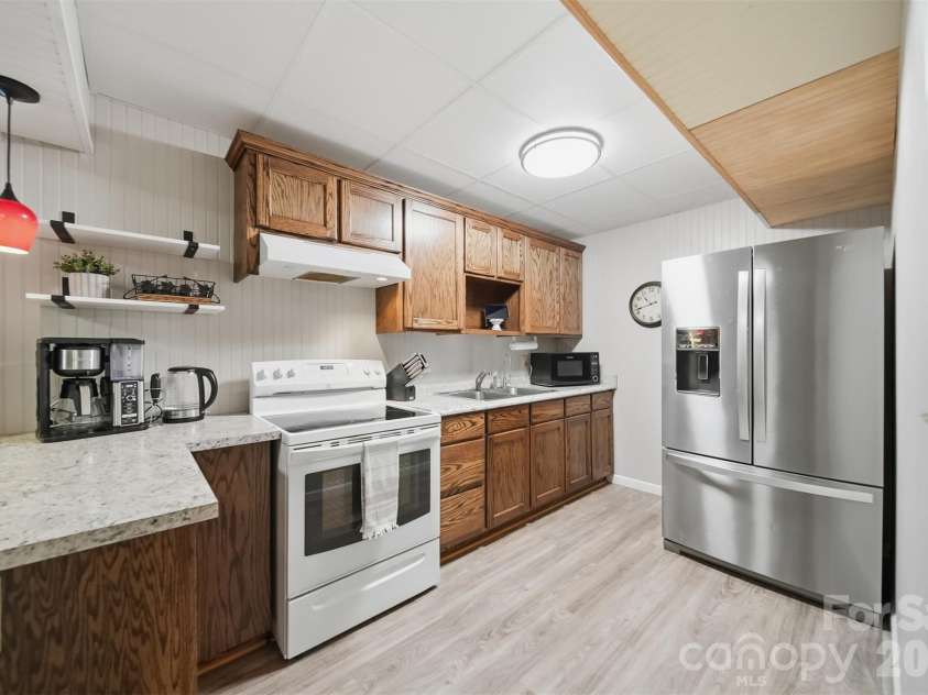 138 Whispering Pines Drive, Hudson, NC 28638.  MLS# CAR4385334, YatesRealty ID 27789. 