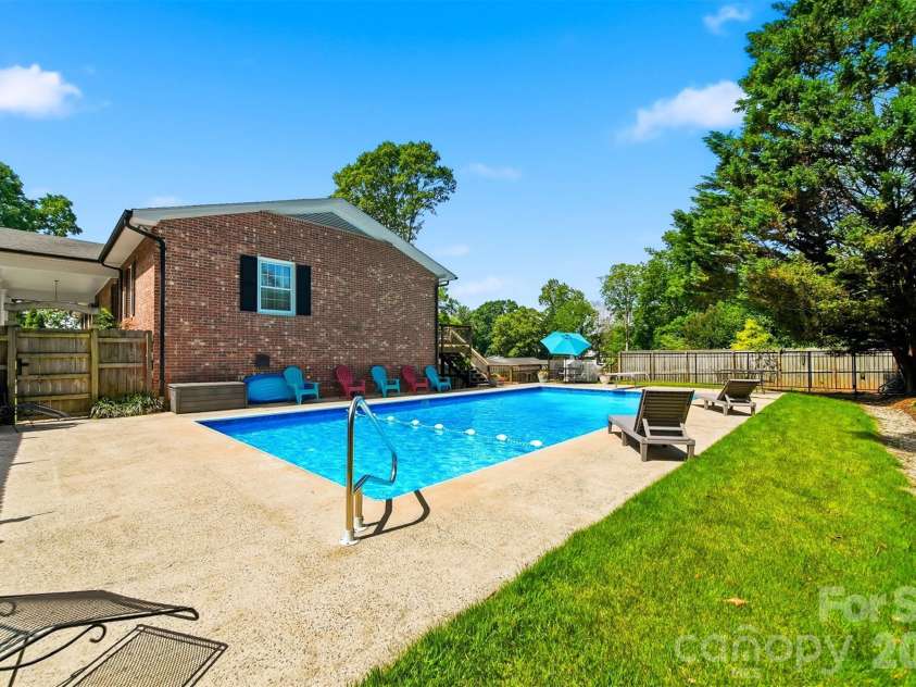 138 Whispering Pines Drive, Hudson, NC 28638.  MLS# CAR4385334, YatesRealty ID 27789. 