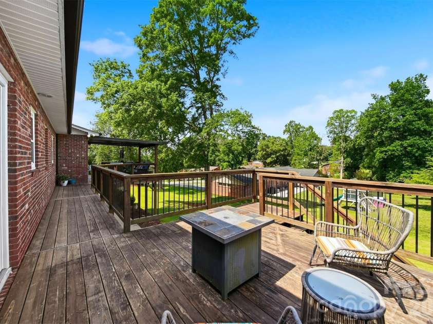 138 Whispering Pines Drive, Hudson, NC 28638.  MLS# CAR4385334, YatesRealty ID 27789. 