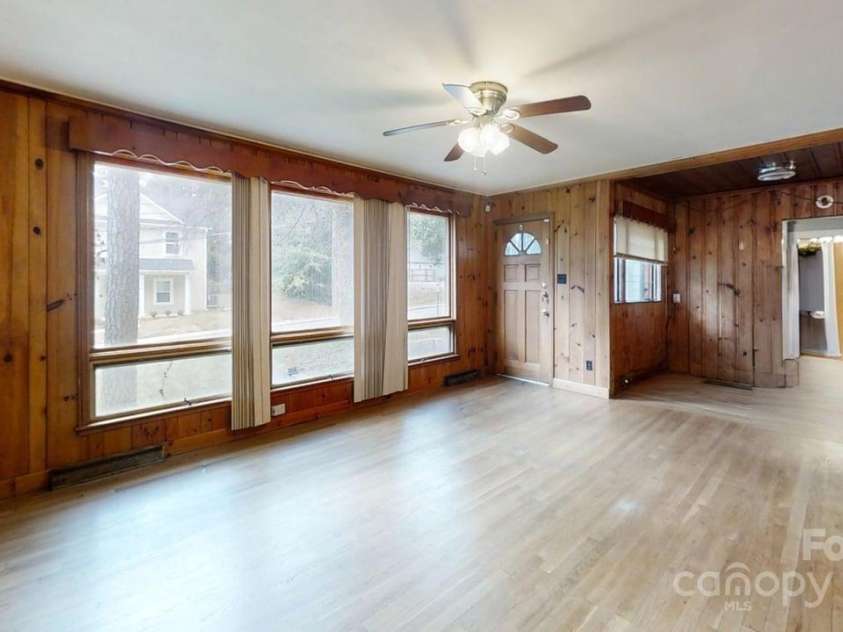 903 Davidson Avenue, Gastonia, NC 28052.  MLS# CAR4249883, YatesRealty ID 27789. 