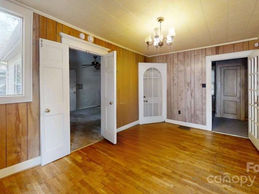 903 Davidson Avenue, Gastonia, NC 28052.  MLS# CAR4249883, YatesRealty ID 27789. 