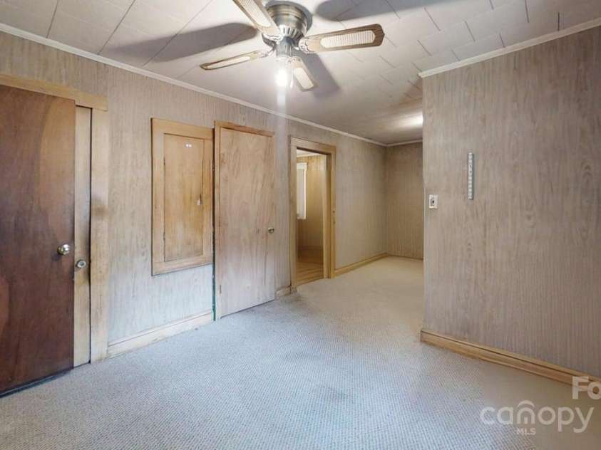 903 Davidson Avenue, Gastonia, NC 28052.  MLS# CAR4249883, YatesRealty ID 27789. 