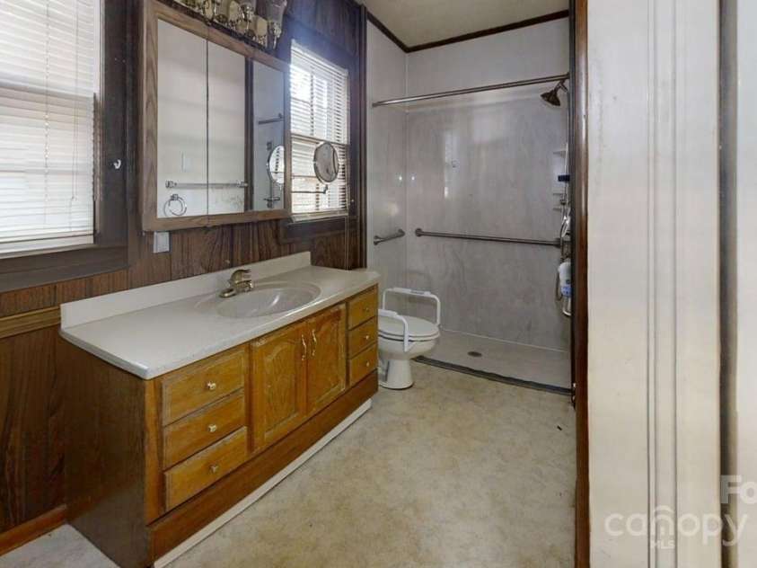 903 Davidson Avenue, Gastonia, NC 28052.  MLS# CAR4249883, YatesRealty ID 27789. 