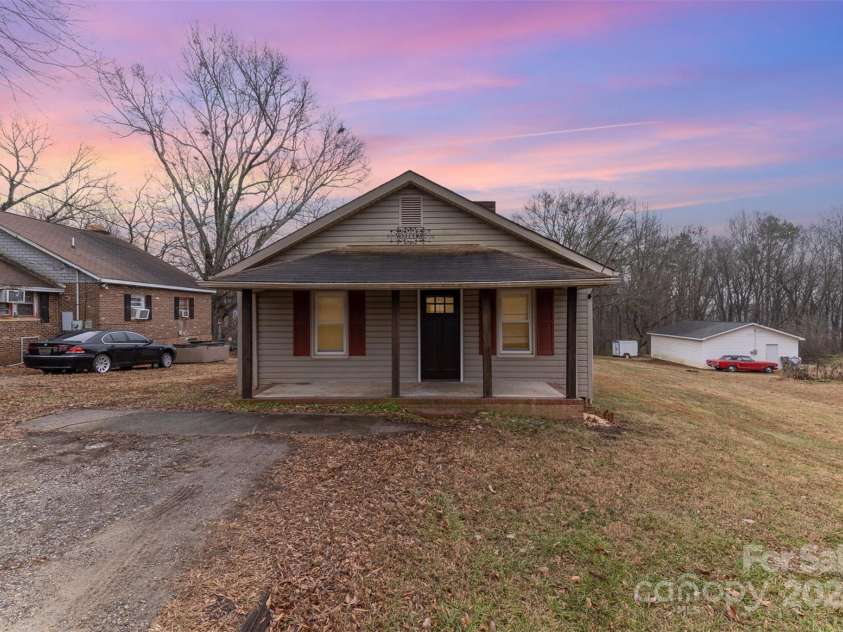 107 Mcginnis Street, Kings Mountain, NC 28086.  MLS# CAR4217487, YatesRealty ID 2779. 