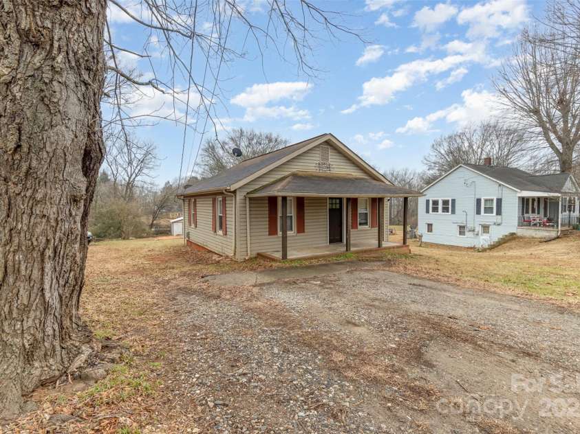 107 Mcginnis Street, Kings Mountain, NC 28086.  MLS# CAR4217487, YatesRealty ID 2779. 